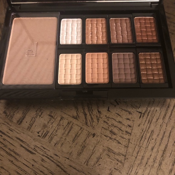 Doucce Other - DOUCCE Freematic Eyeshadow Pro Palette *New*